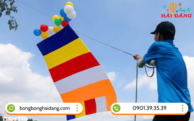 bóng bay kéo Cờ Phật