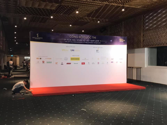 Dựng Backdrop Theo Yêu Cầu